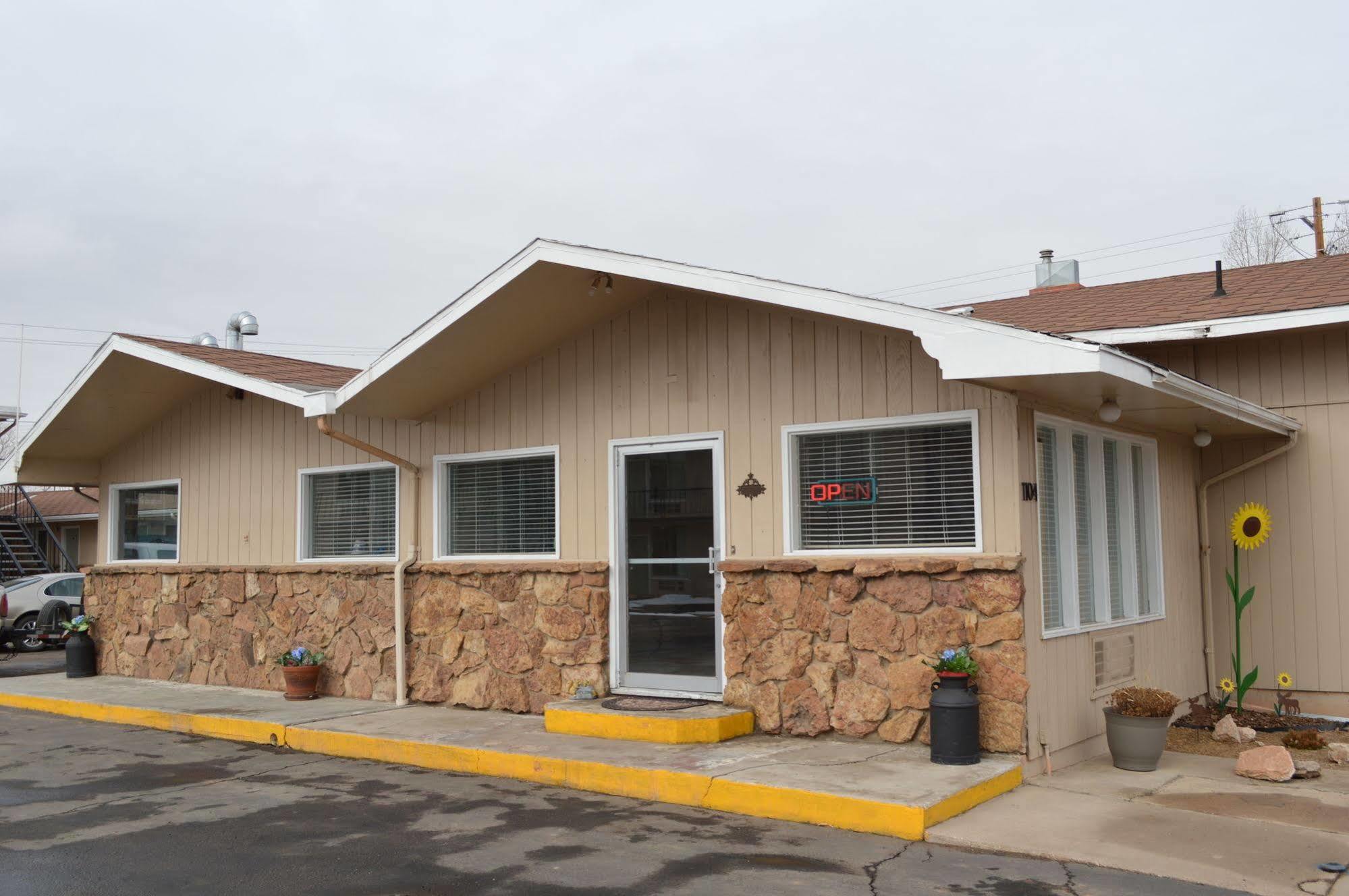 Laramie Valley Inn ภายนอก รูปภาพ